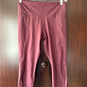 Athleta Lightning Stash Pocket Capri, Burgandy